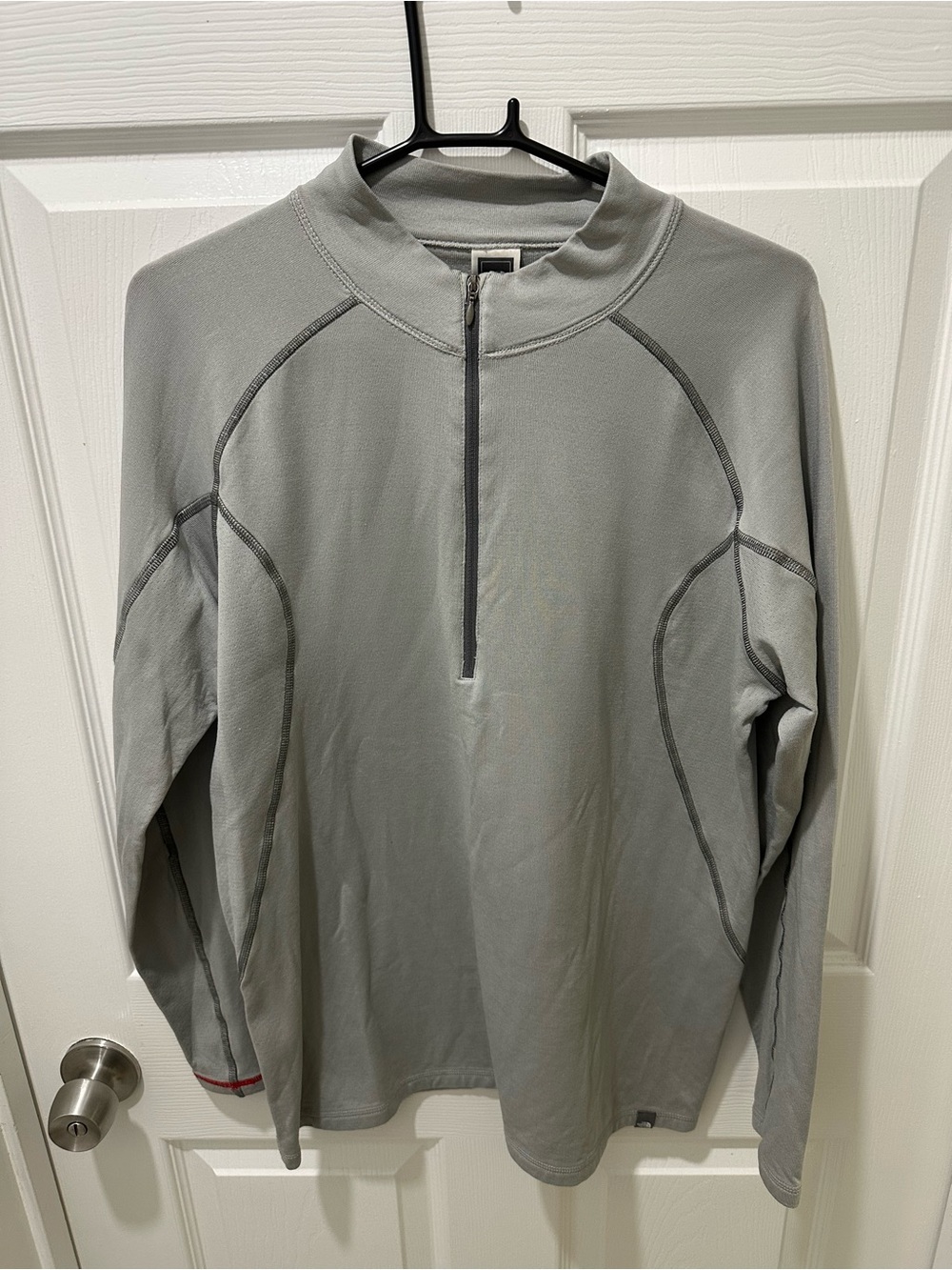The North Face; Men's Large; Grey Quarter-Zip